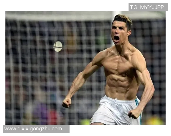 足球明星腹肌大合集：从C罗到梅西的完美身材展示